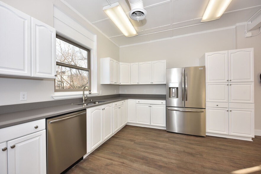 Kitchen looking East - 122 S Webster St