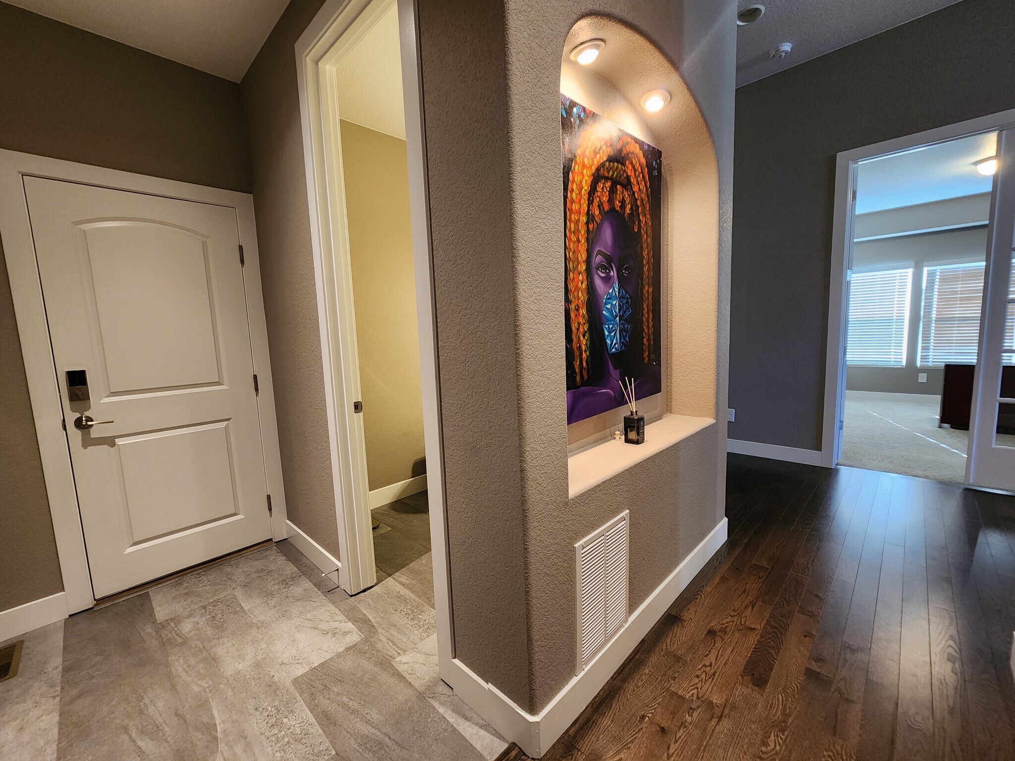 Building Photo - 10043 Hannaway Dr