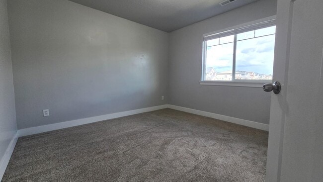 Building Photo - 4933 W Pillar Dr