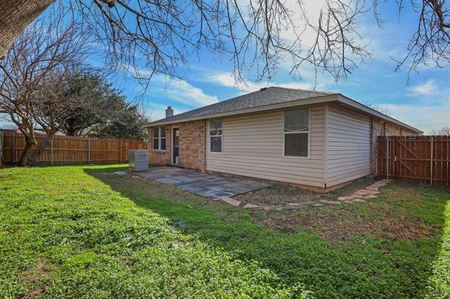 Building Photo - 1937 Riverchase Ln