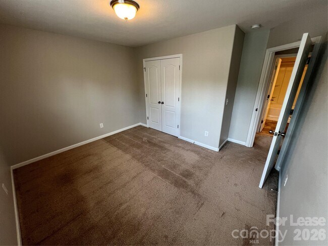 Building Photo - 8240 Paw Valley Ln