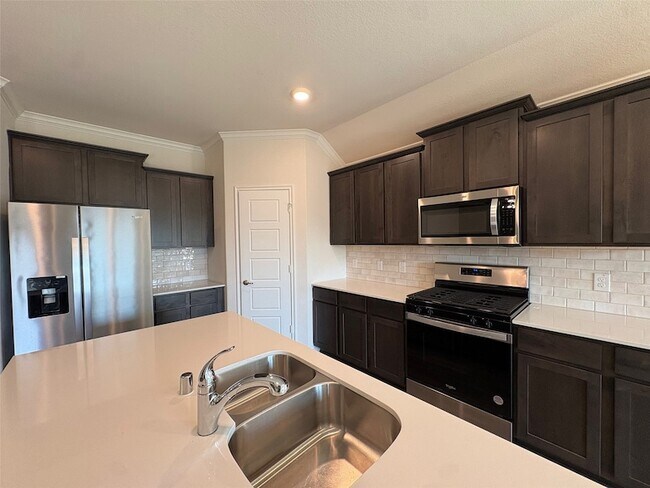 Building Photo - 610 Union Dr