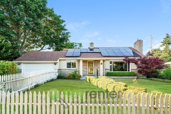 Building Photo - Comfort and Charm in This Bright 2-Bedroom...