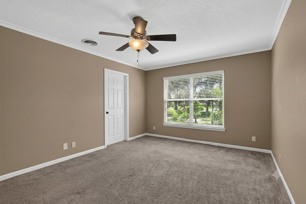 Building Photo - 8103 Bellagio Ln