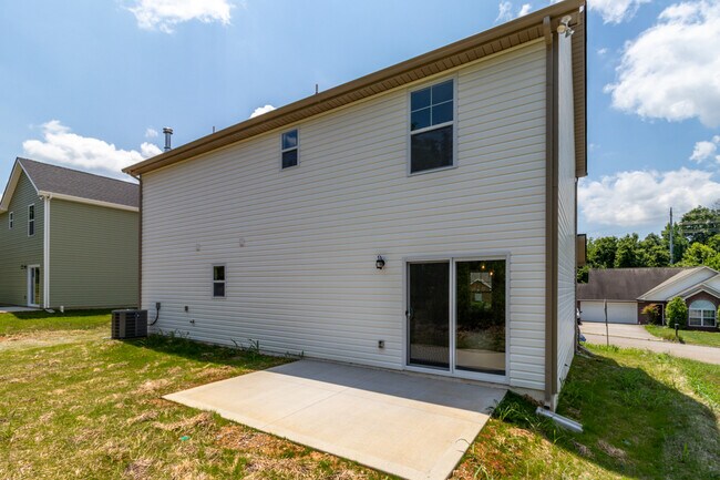 Building Photo - 628 Drakewood Rd