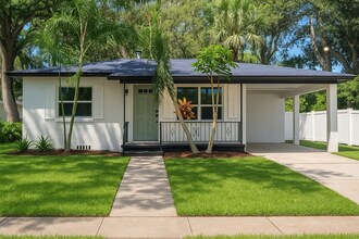 Building Photo - 2710 Boca Ciega Dr N