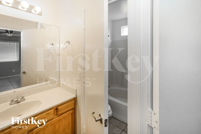 Building Photo - 7623 W Nicolet Ave