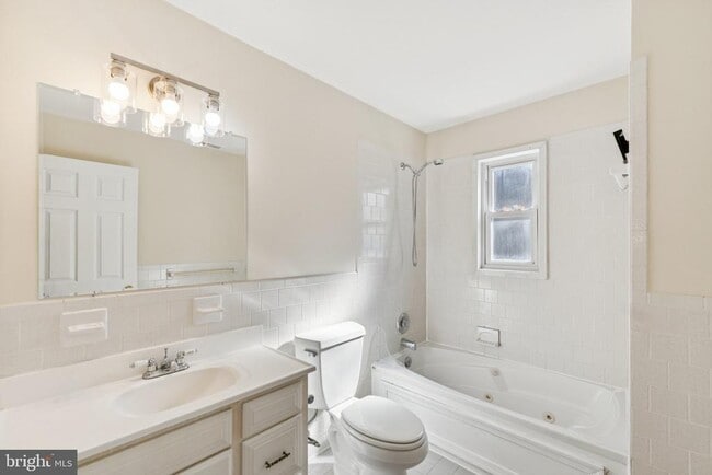 Building Photo - 5203 Nahant St