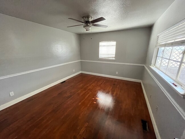 Building Photo - 1308 N Delno Ave