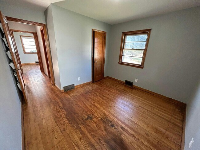 Building Photo - 605 Kentucky Ave
