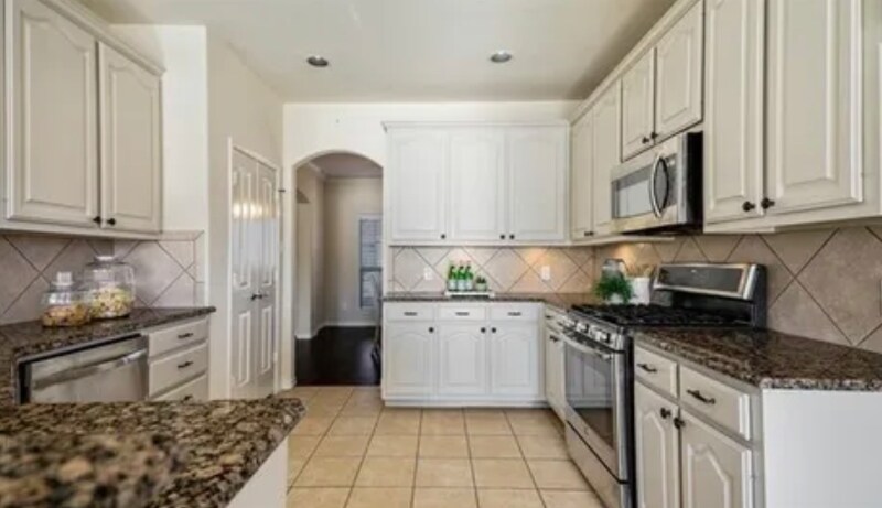 Building Photo - 12822 Gardendale Dr