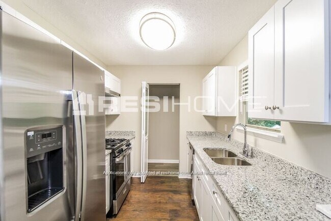 Building Photo - 2084 Charles Cudd Ct