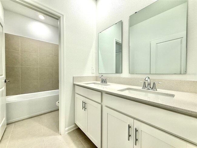 Building Photo - 3162 Armstrong Ave