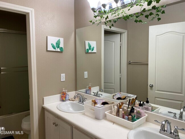 Building Photo - 730 Tennis Club Ln