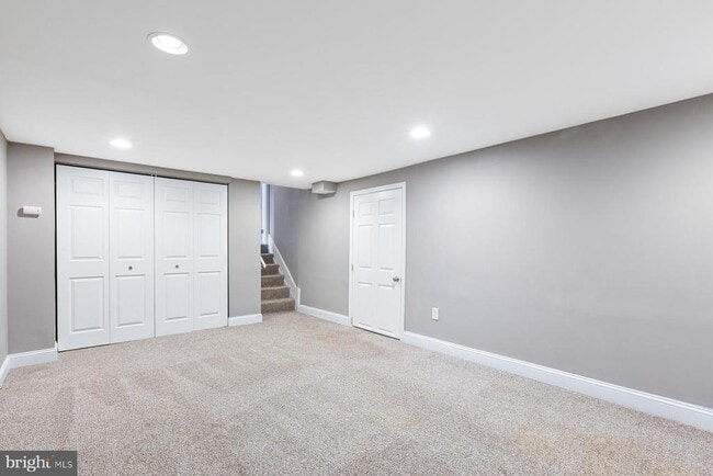 Building Photo - 5650 Sheerock Ct