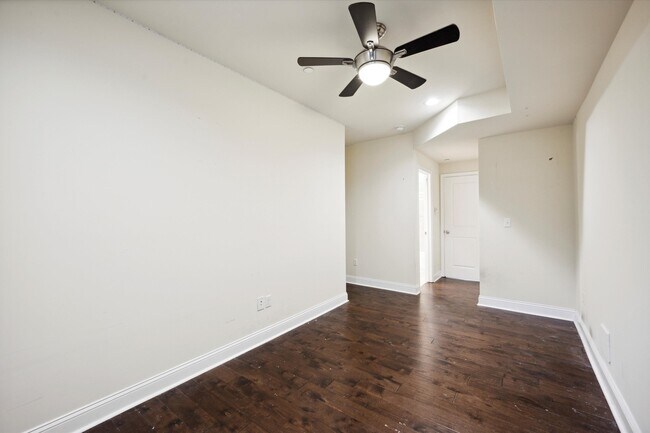 Building Photo - 1521 W Seybert St