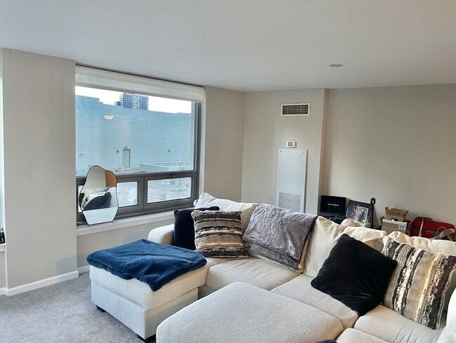 Building Photo - 440 N Wabash Ave