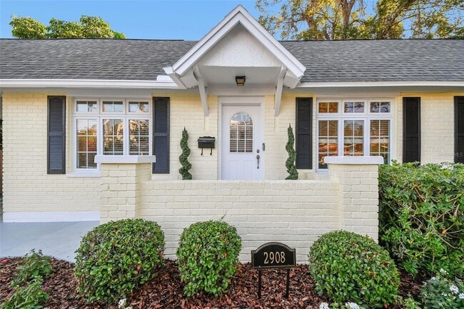 Building Photo - 2908 W San Isidro St