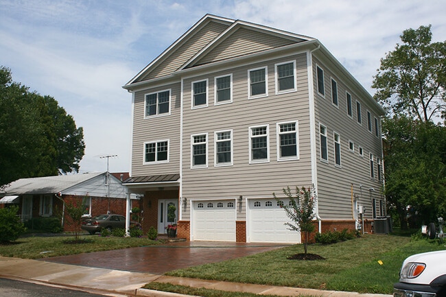 Building Photo - 801 N Florida St