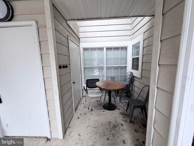 Building Photo - 15777 Easthaven Ct