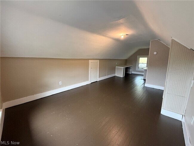 Building Photo - 897 Polk Ave