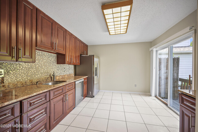 Building Photo - 17 Kingfisher Ct