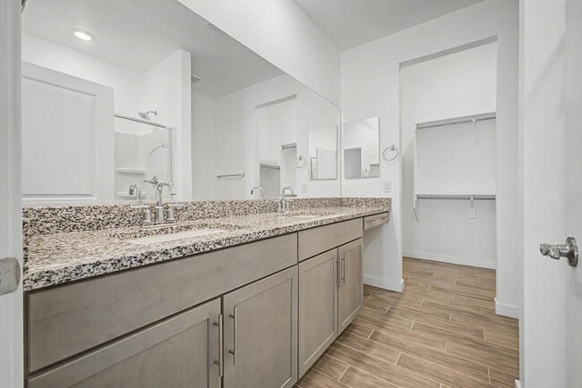 Building Photo - 8232 E University Dr