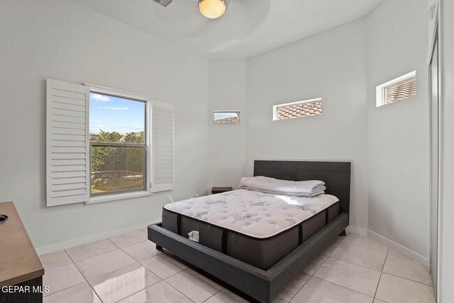 Building Photo - 244 Saltford Pl