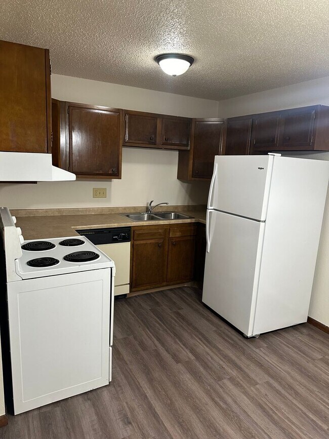 Building Photo - Two Bedroom