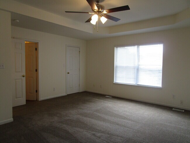 Building Photo - 5013 Roscoe Rdg