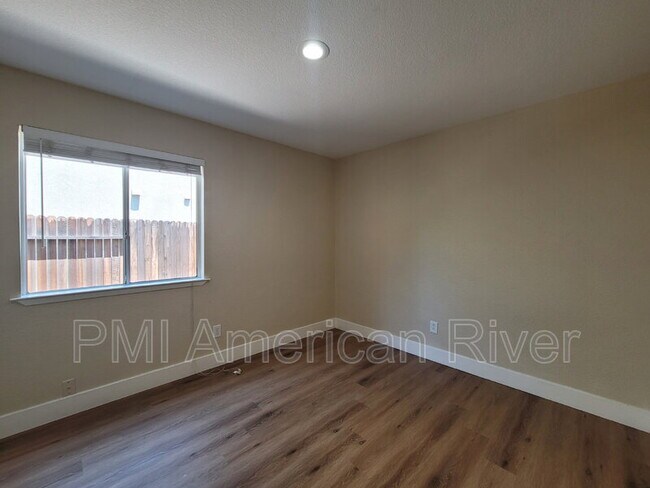 Building Photo - 461 Ebi Way