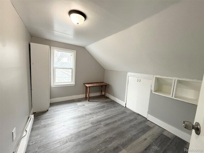 Building Photo - 20500 McKishnie St