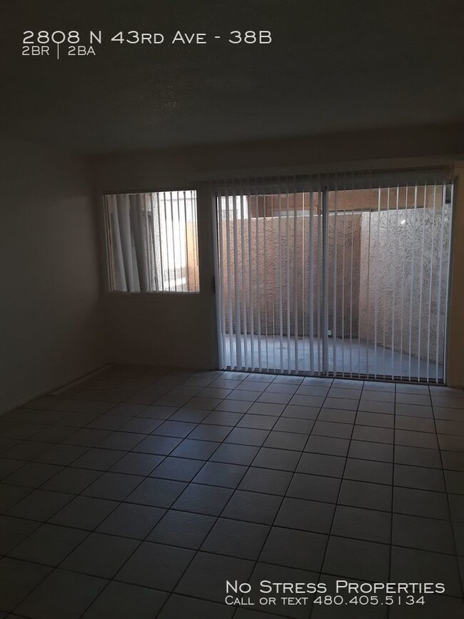 Building Photo - 2 Bed Condo at 43rd Ave and Thomas!