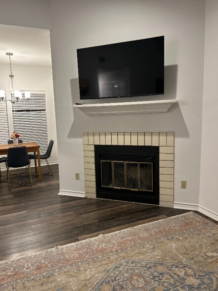 Building Photo - 3001 Cedar St