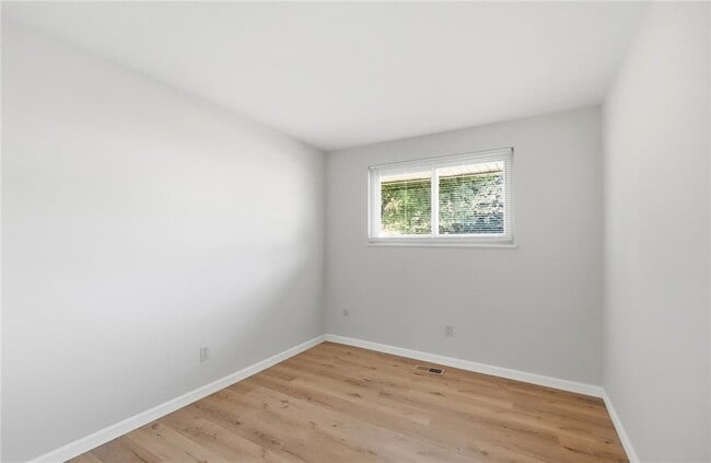 Building Photo - 6537 Highbury Rd