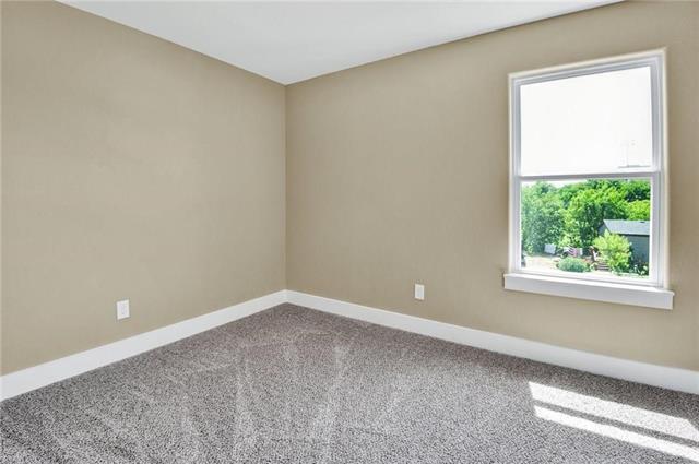 Building Photo - 300 Woodgrove Dr