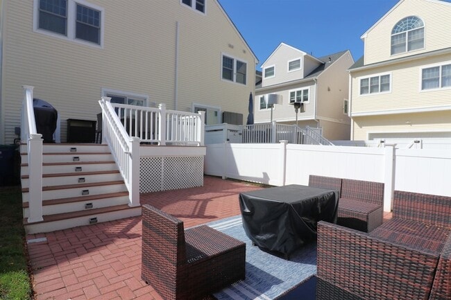 Building Photo - 213 N Jefferson Ave