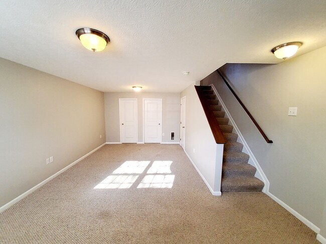 Building Photo - Charming 2 beds 2.5 baths in Columbus!