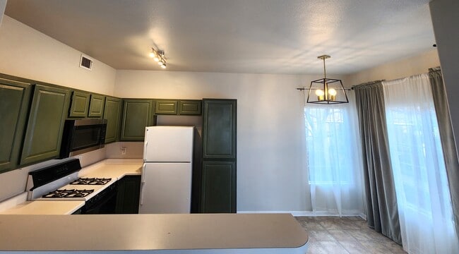 Building Photo - 3846 E Canyon Ranch Rd