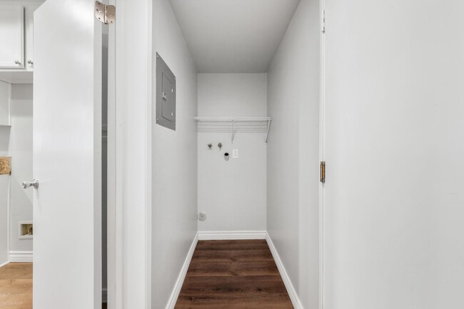 Building Photo - **7543 W Liberty Pkway #655 Fontana** Beau...
