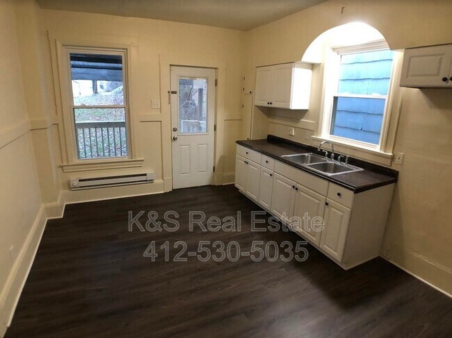 Building Photo - 802 Punta Gorda Ave