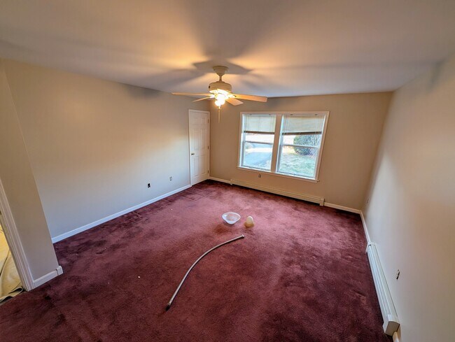 Building Photo - 35 Spiller Rd