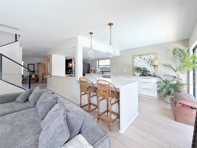 Building Photo - 760 Windtree Way