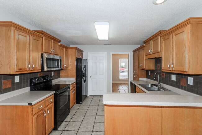 Building Photo - 6029 Marley St