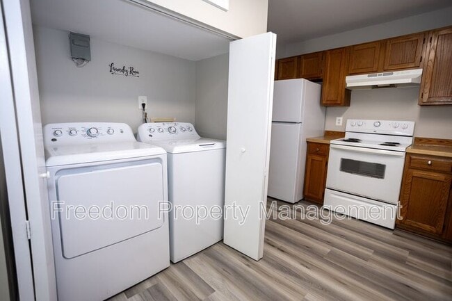 Building Photo - 16326 Taconic Cir