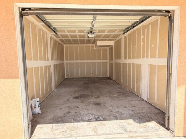 Building Photo - 2427-2427 Gatling Ct