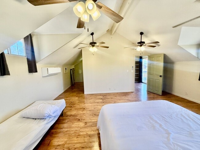 Building Photo - 4-BR Home with Horse Privileges in Apple Valley