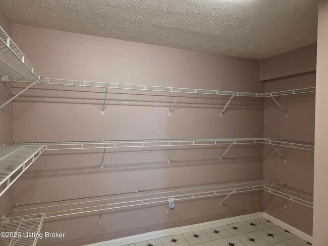 Building Photo - 4204 Holly Tree Dr