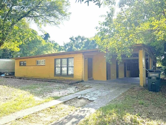 Primary Photo - 208 Aquamarine Ave