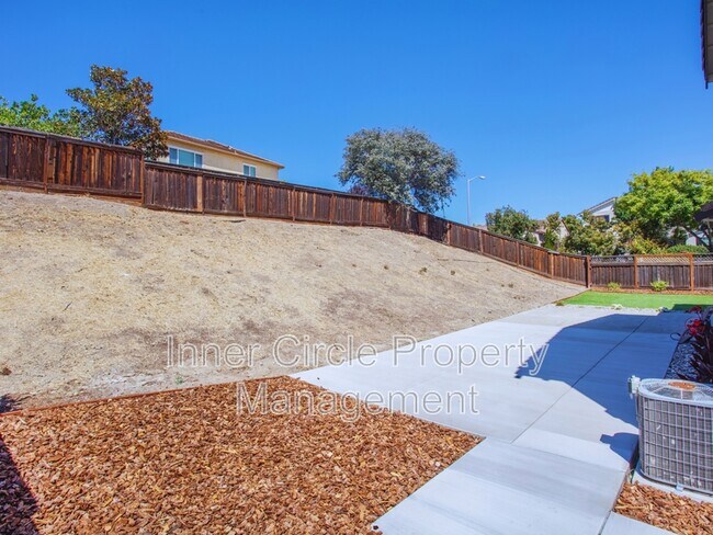 Building Photo - 5560 McFarlan Ranch Dr